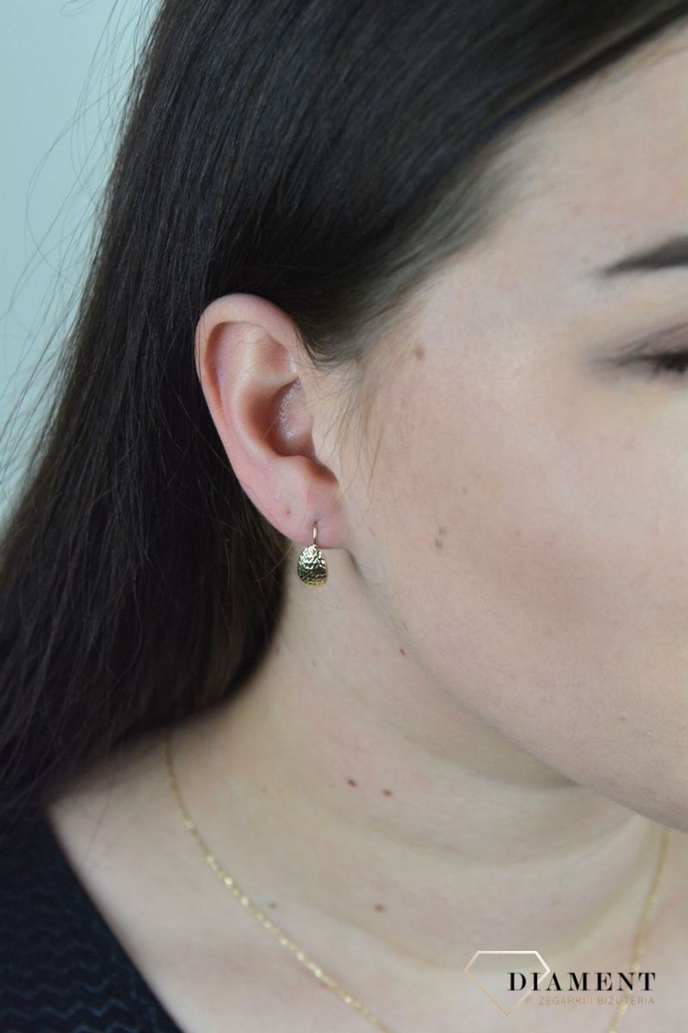 Złote kolczyki na bigiel o grawerowanej powierzchni KL 4619B.jpg